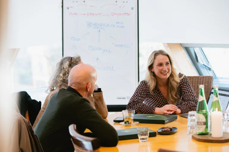 Leden in gesprek tijdens een mastermindsessie